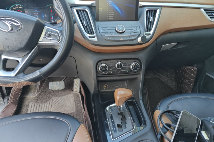 东南DX7 2015款 1.5T 自动豪华型中控内饰12