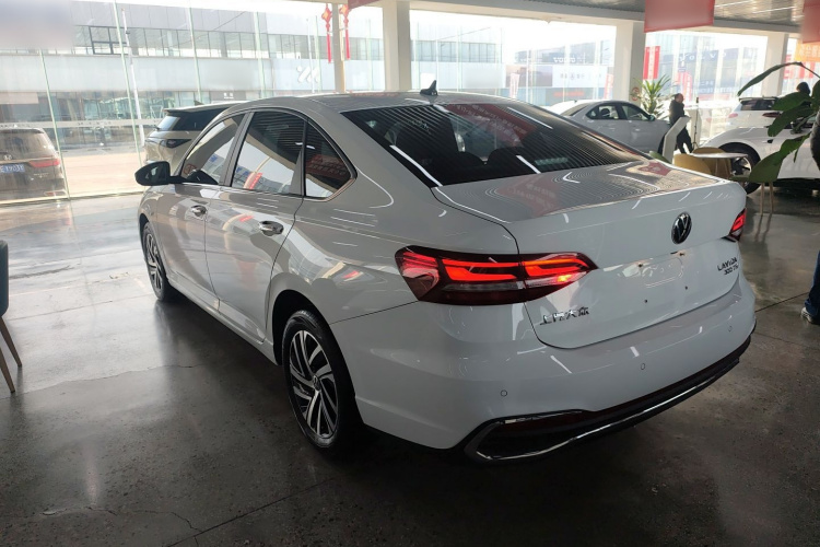 大众 朗逸 2023款 300TSI DSG满逸版车身外观4