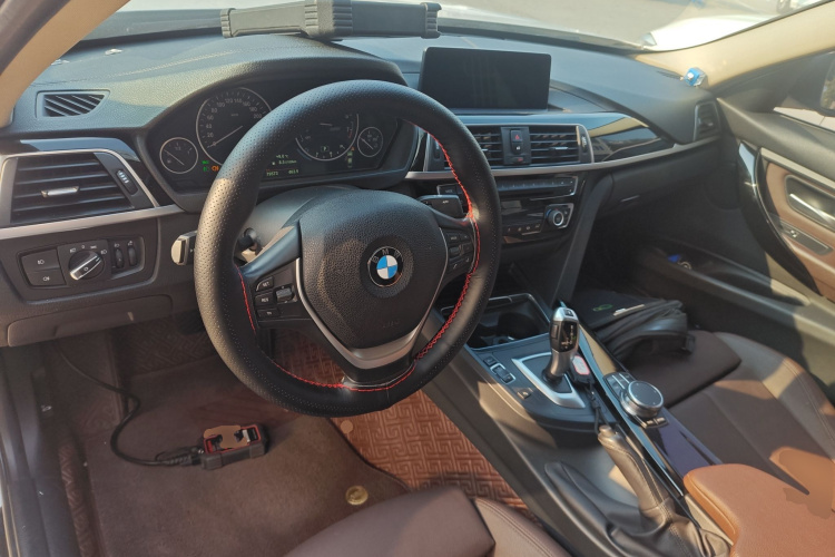 宝马3系 2019款 320Li 时尚型中控内饰12