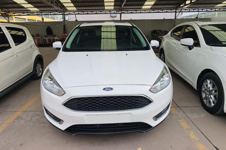 福特 福克斯 2018款 两厢经典 EcoBoost 180 自动精英型车身外观6007