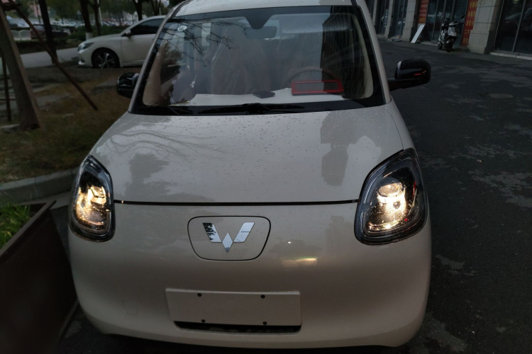 五菱汽车 宏光MINIEV 2025款 四门版 进阶款车身外观2