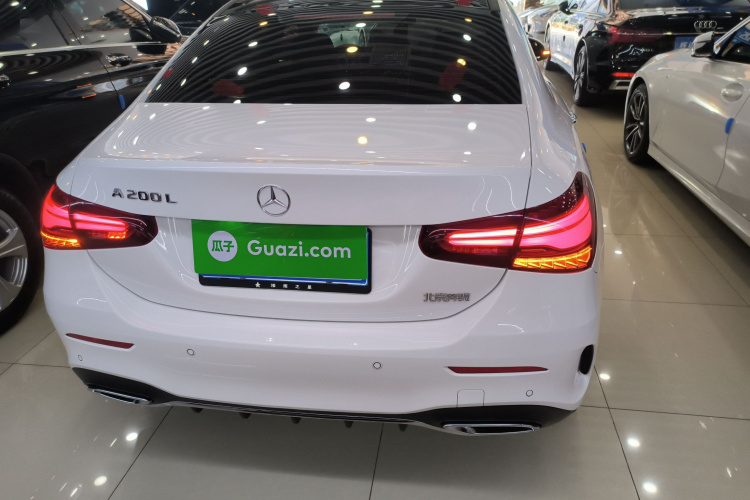 奔驰A级 2025款 A 200 L 时尚型车身外观6