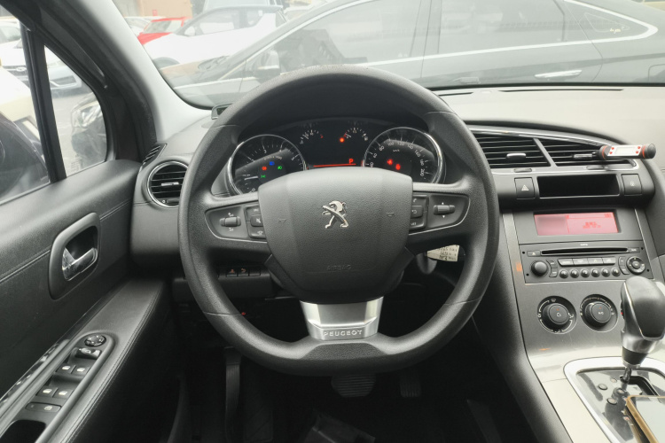 标致3008 2016款 2.0L 自动经典版中控内饰13