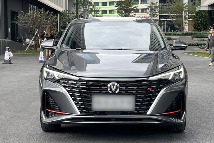 长安 逸动 2024款 PLUS 蓝鲸NE 1.4T GDI DCT高能版车身外观6003