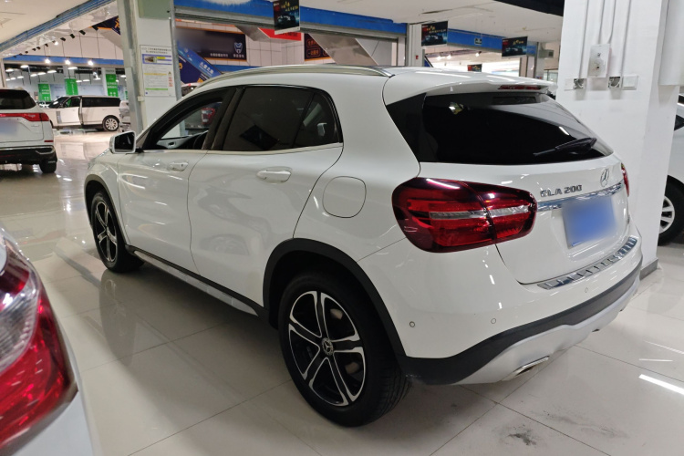 奔驰GLA 2018款 GLA 200 时尚型车身外观4