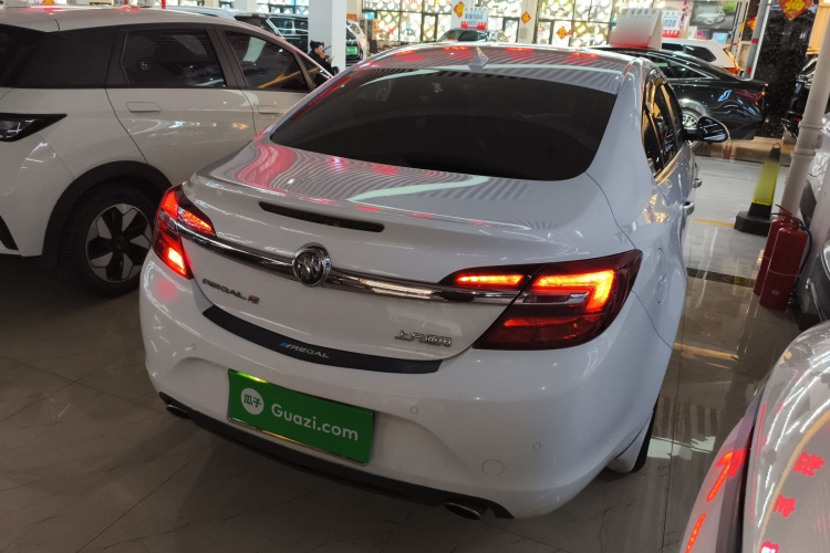 别克 君威 2015款 1.6T 精英技术型车身外观7