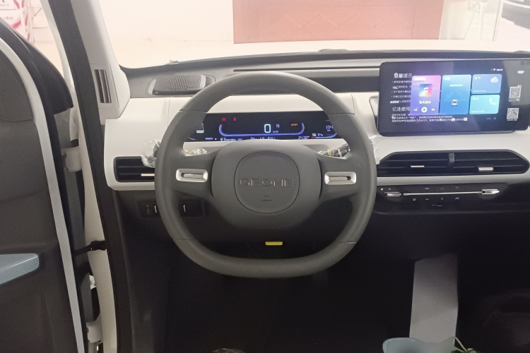 吉利银河 2024款 熊猫mini 200km 耐力熊中控内饰13