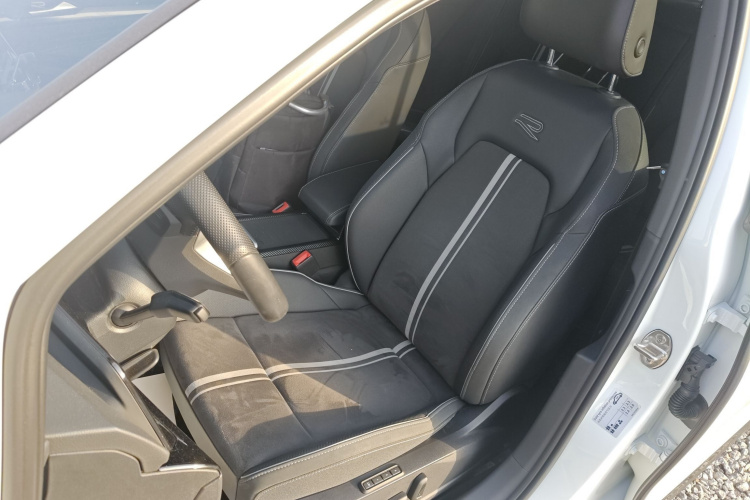 大众 高尔夫 2023款 改款 280TSI DSG R-Line中控内饰19