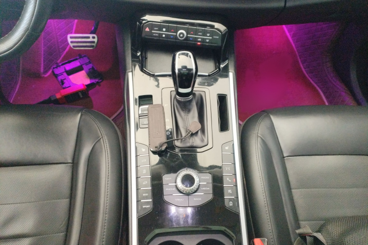 魏牌 VV7 2017款 2.0T 旗舰型局部细节18