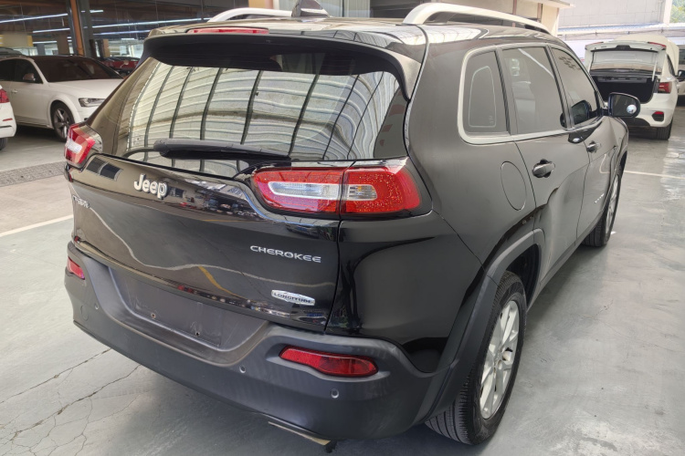 Jeep 自由光 2016款 2.4L 领先版车身外观6012