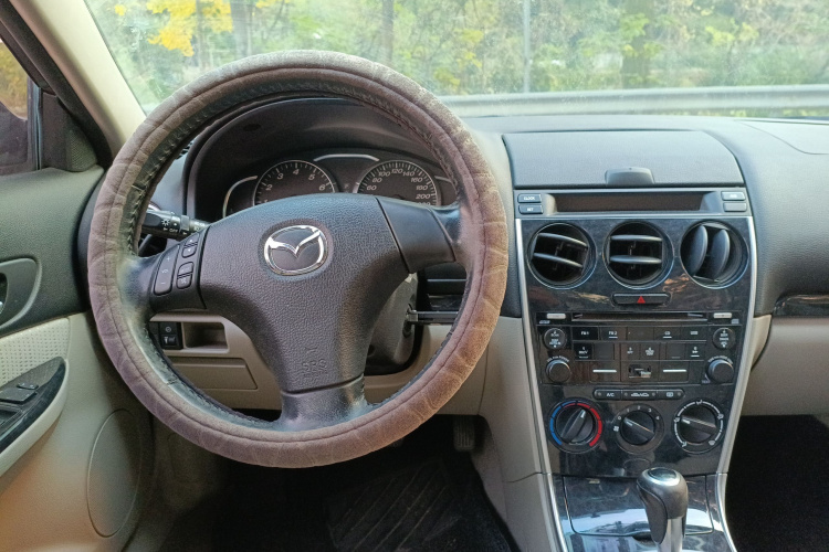 马自达6 2012款 2.0L 自动时尚型中控内饰12