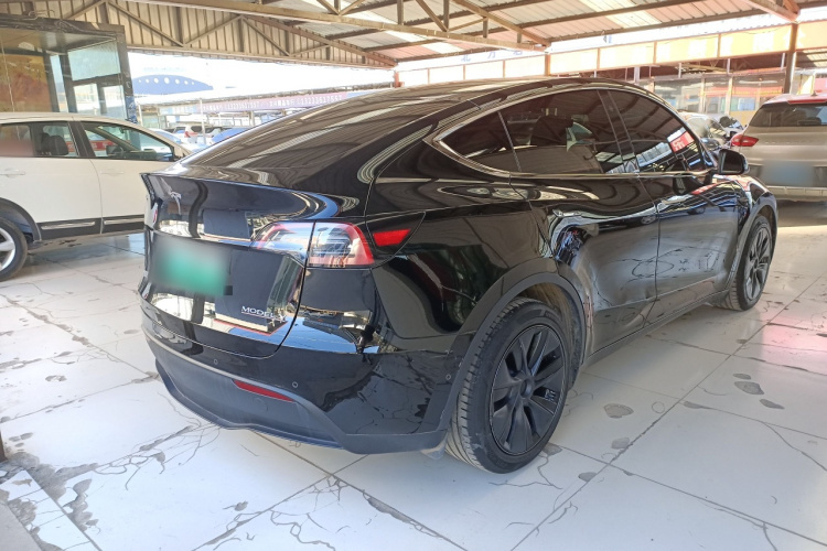 特斯拉 Model Y 2023款 长续航全轮驱动版车身外观7