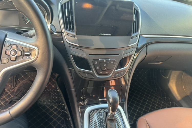 别克 君威 2014款 GS 2.0T 豪情运动版中控内饰7003