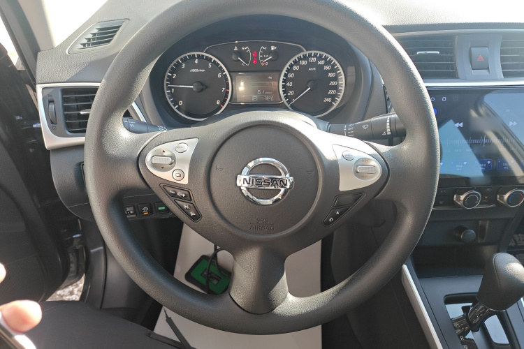 日产 轩逸 2024款 改款 经典 1.6XE CVT舒适版中控内饰13