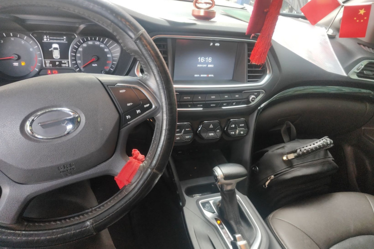 广汽传祺 传祺GS4 2015款 200T G-DCT豪华版中控内饰12