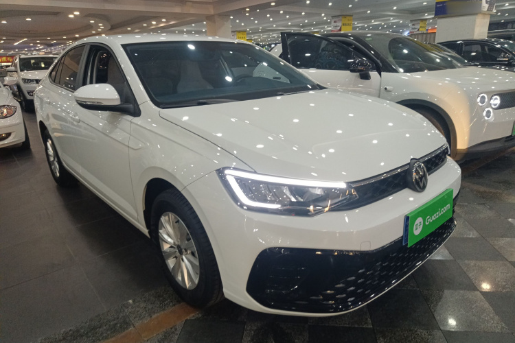 大众 朗逸 2025款 新锐 1.5L 出众新逸版车身外观3