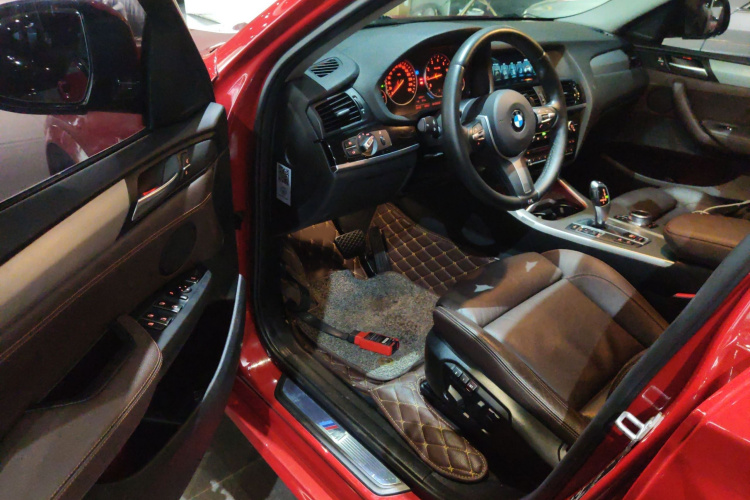 宝马X4 2016款 xDrive20i M运动型中控内饰7003