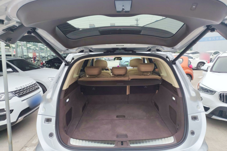 鸿蒙智行 问界M7 2024款 1.5T 智驾后驱Ultra版 5座机舱底盘23