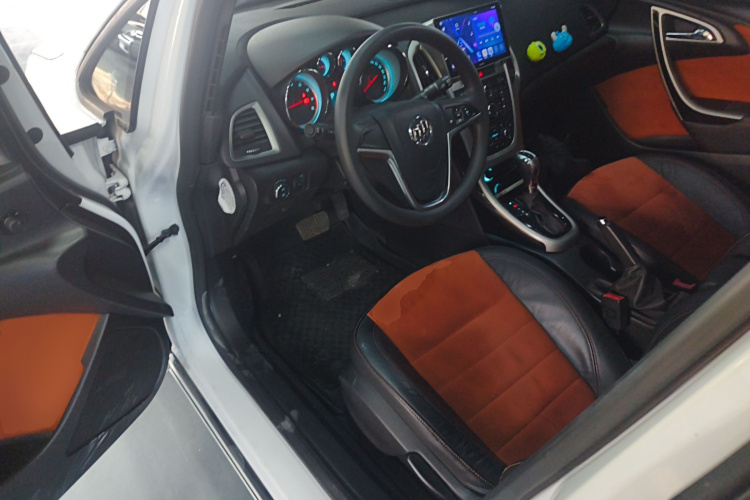 别克 英朗 2014款 XT 1.6T 自动时尚运动版中控内饰7003