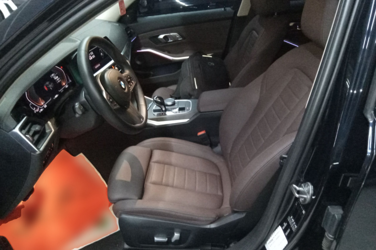 宝马3系 2020款 改款 325i M运动套装局部细节19