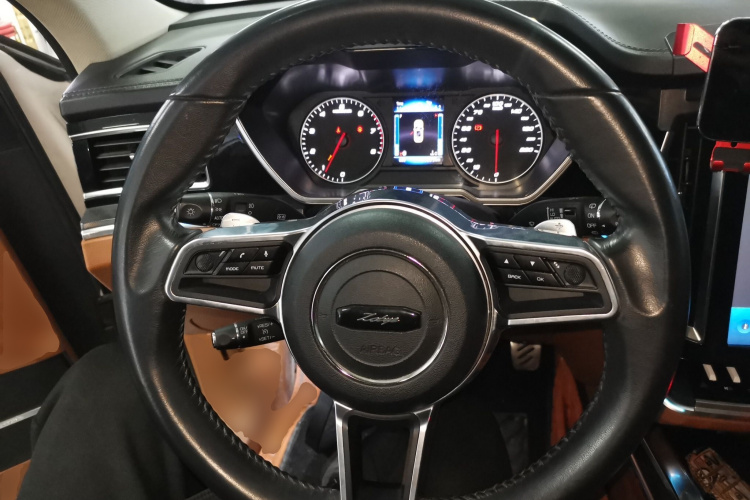 众泰T700 2017款 2.0T 自动尊享型中控内饰13