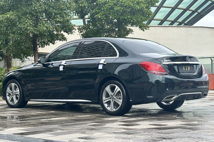 奔驰C级 2019款 C 260 L 运动版车身外观6004