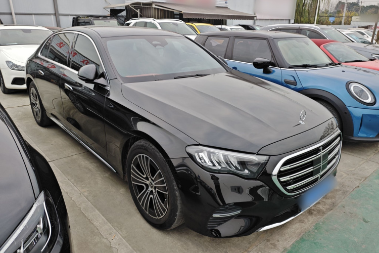 奔驰E级 2024款 E 260 L车身外观3