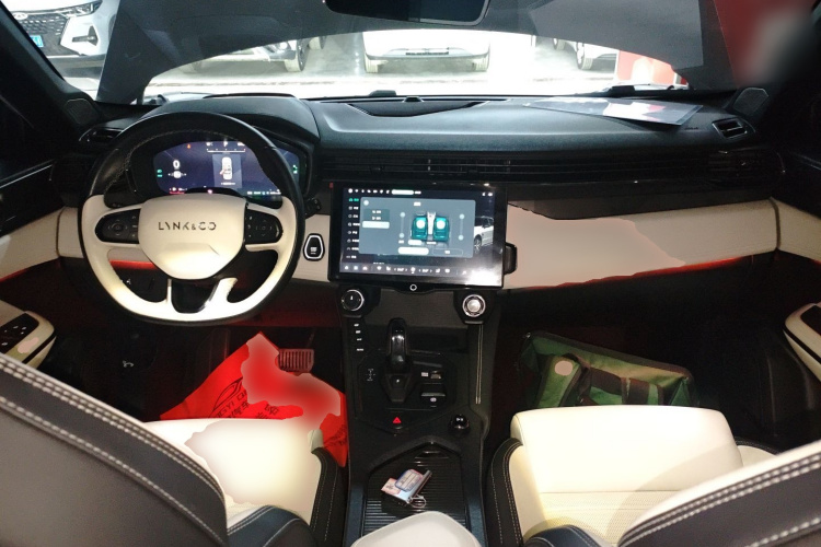 领克01 2023款 1.5TD EM-F 晨曦中控内饰12