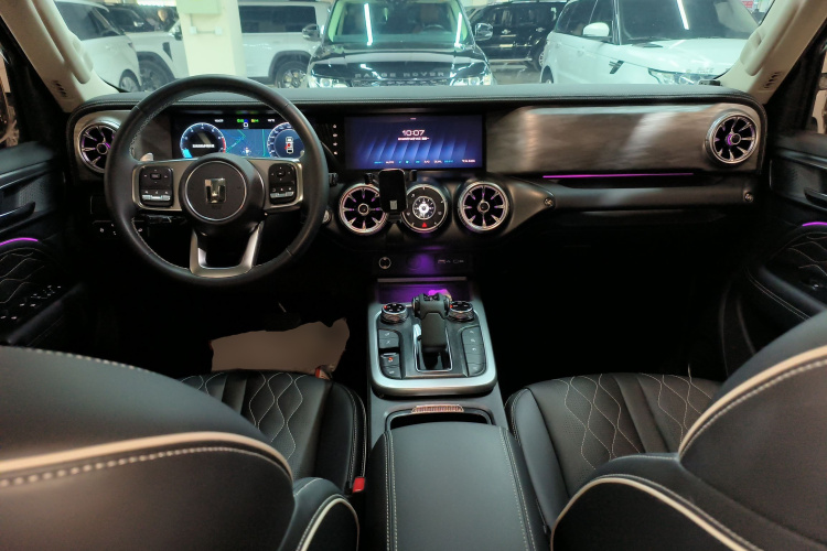 坦克300 2021款 越野版 2.0T 挑战者中控内饰12