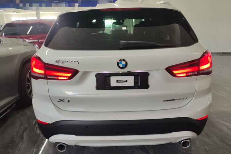 宝马X1 2022款 sDrive25Li 领先型车身外观6