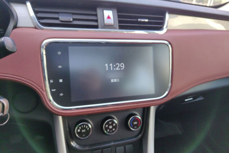 北汽幻速S3 2016款 S3L 1.5L 手动尊享型局部细节16