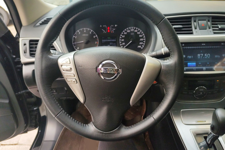 日产 轩逸 2014款 1.6XV CVT尊享版中控内饰13