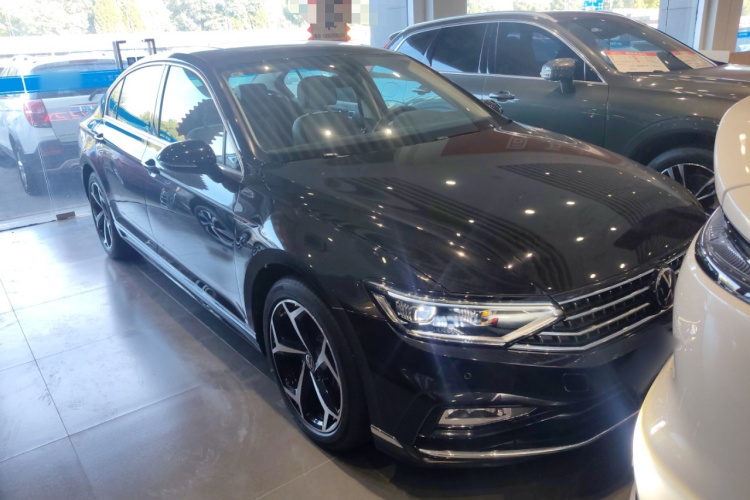 大众 迈腾 2023款 200万辆纪念版 330TSI DSG豪华型车身外观6002