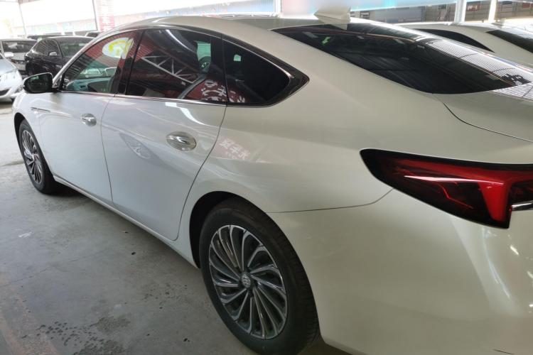 别克 君越 2023款 28T 越尊版车身外观6005