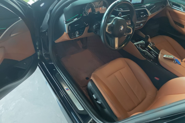 宝马5系 2018款 530Li xDrive M运动套装中控内饰7003