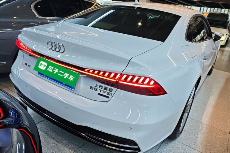 奥迪A7L 2022款 55 TFSI quattro S-line 志远型流晶套装车身外观6005