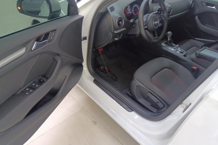 奥迪A3 2018款 30周年年型 Limousine 35 TFSI 进取型中控内饰20