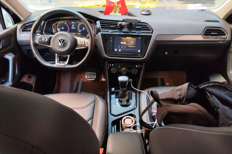 大众 途观L 2021款 330TSI 自动两驱R-Line旗舰版中控内饰12