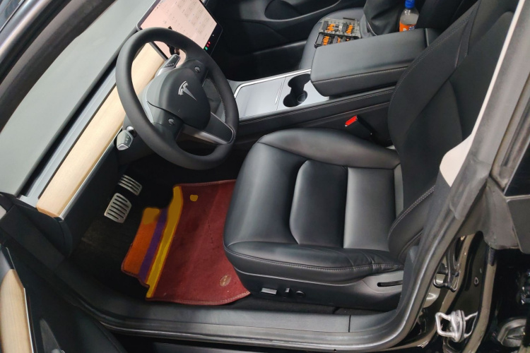 特斯拉 Model 3 2022款 Performance高性能全轮驱动版局部细节19