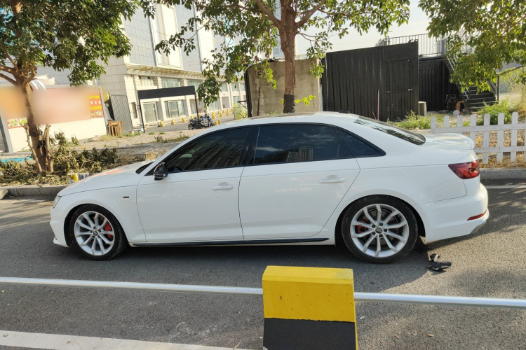 奥迪A4L 2019款 45 TFSI quattro 个性运动版 国VI车身外观4