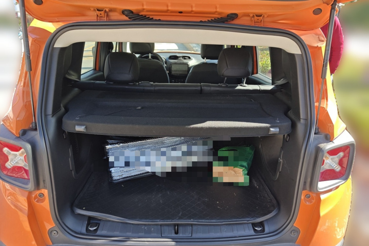 Jeep 自由侠 2019款 220T 自动领先版局部细节23