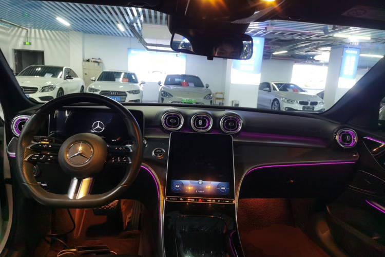 奔驰C级 2022款 C 260 L 运动版中控内饰12