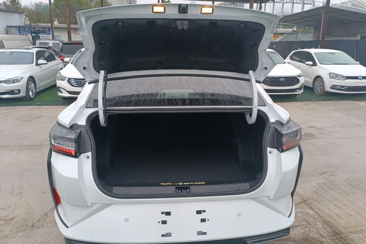 东风风神 奕炫 2025款 1.5L 自动豪华型机舱底盘23