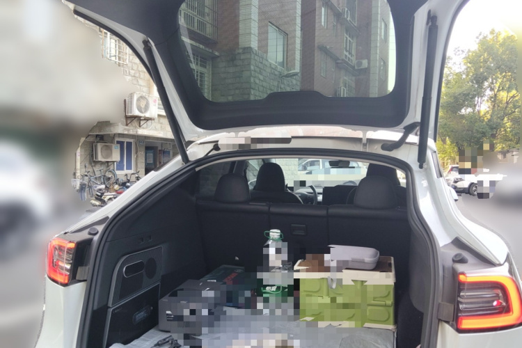 特斯拉 Model Y 2023款 后轮驱动版中控内饰23