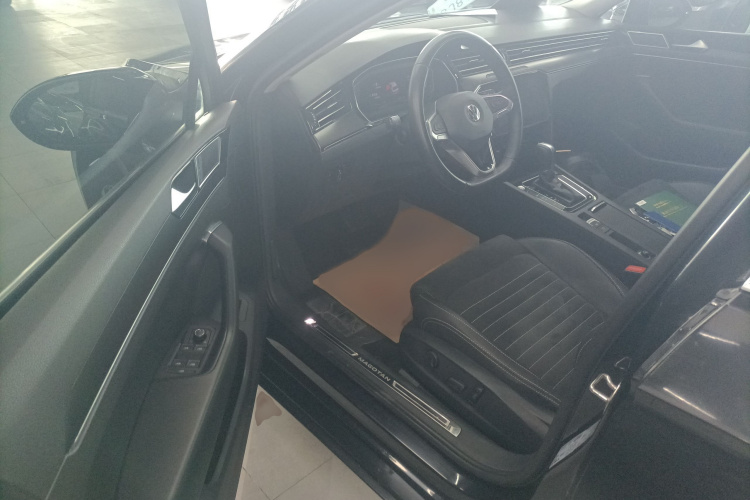 大众 迈腾 2020款 330TSI DSG 豪华型中控内饰7003