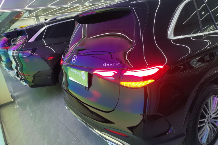 奔驰GLC 2024款 改款 GLC 300 L 4MATIC 动感型 5座车身外观6