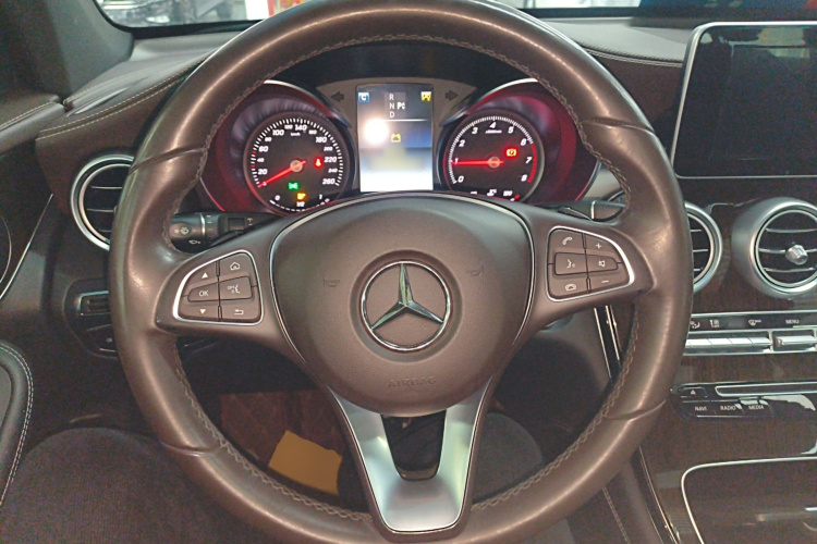 奔驰GLC 2018款 改款 GLC 260 4MATIC 动感型局部细节13