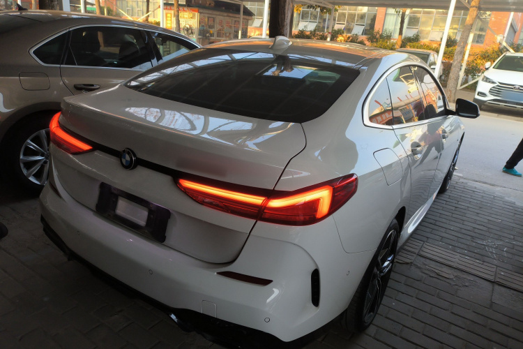 宝马2系(进口) 2021款 225i 四门轿跑车 M运动套装车身外观7