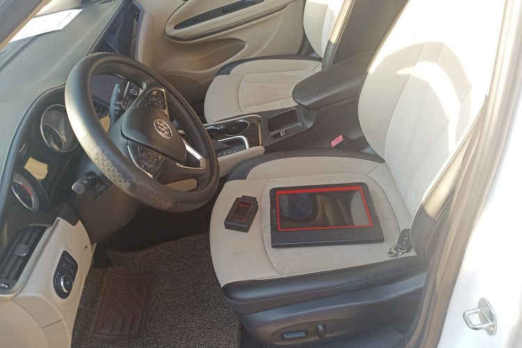 别克 威朗 2018款 三厢 15S 自动领先型中控内饰19