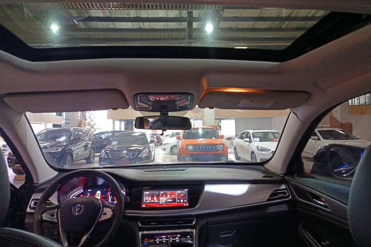 长安CS85 COUPE 2019款 1.5T DCT型版 国VI中控内饰22